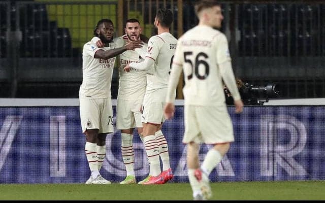 トップ下のケシエがドッピエッタ、フロレンツィ移籍後初弾のミランが勝利締め《セリエA》