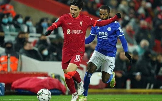 劇的ゴール南野拓実、サポーターと1つになった“主役の1枚”に反響「スペシャルだ！」