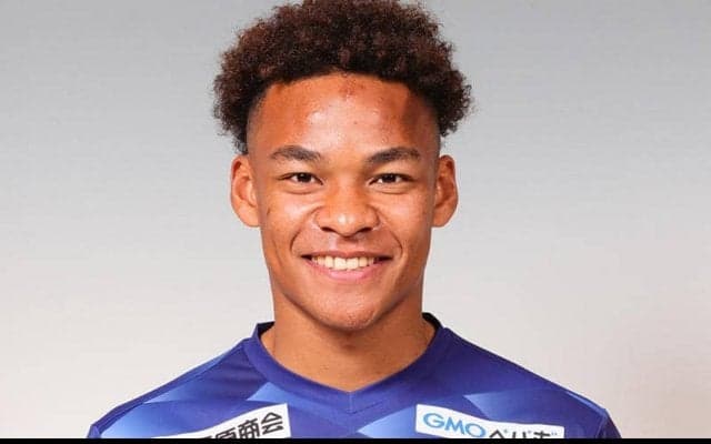 今季を鹿児島で過ごした広島DFイヨハ理ヘンリー、来季からは熊本でプレー！　5年連続のレンタル