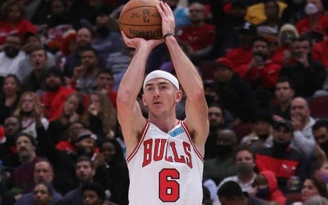 ブルズのアレックス・カルーソが左足のねんざで最長10日間離脱へ