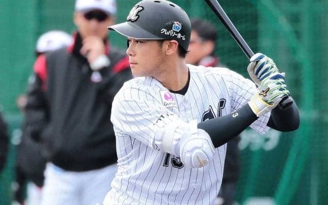 ロッテの“イケメンサンタ”が「くっそ可愛い」　ブレーク期待23歳の仮装姿にファン喝采