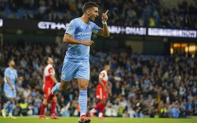 バルセロナ移籍間近の万能型アタッカー「フェラン・トーレス」！そのプレースタイルと衝撃の「超アクロバティックゴール」