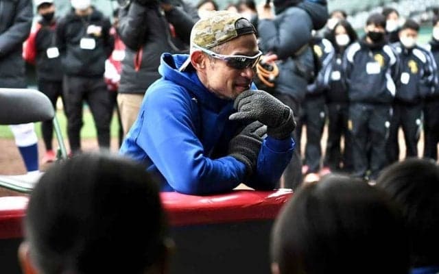 イチロー氏が直伝、牽制死を防ぐ体勢とは？　常識破りの走塁術「シャッフルはしない」