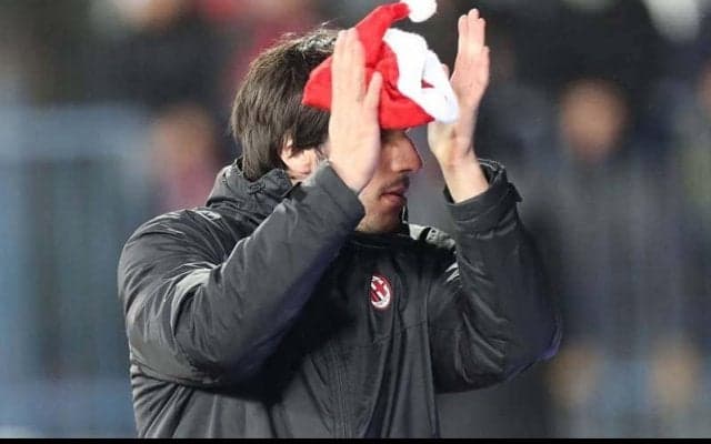 ミランのゴール裏にウルトラなサンタクロース出現！愛するクラブに勝利を届ける