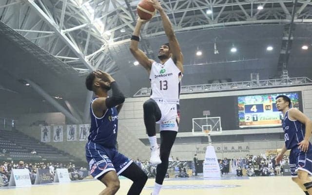 エバンスが26得点を挙げた琉球が辛勝…横浜は河村勇輝とキング開が初出場