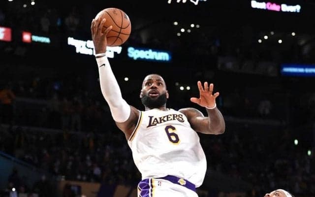 レブロン・ジェームズがコービーを抜いてクリスマスゲームの通算得点で歴代1位に浮上