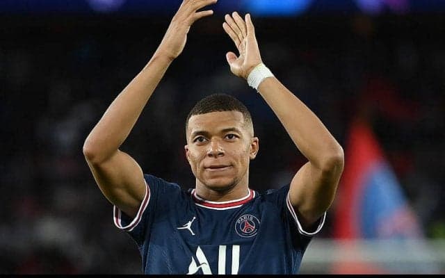 ムバッペがグローブ・サッカー・アワードの最優秀選手賞を初受賞!