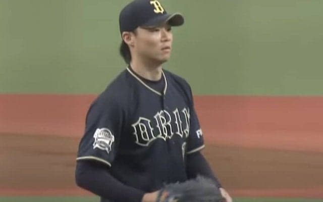 「プロのジャブも見切れそう」　鋭い投直も余裕で捕球、オリ左腕の反射神経は「凄すぎ」