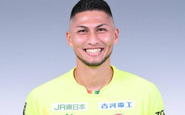 千葉がMF熊谷アンドリューと契約更新「全身全霊でプレーしたい」