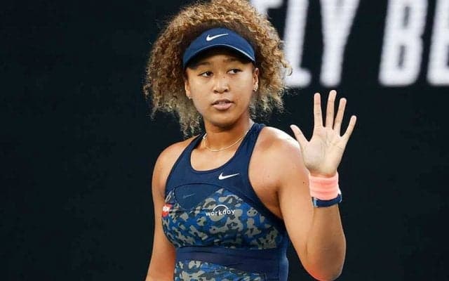 全豪OP出場の大坂なおみが現地入り　「モナ・リザ」の個性的パーカー姿を披露