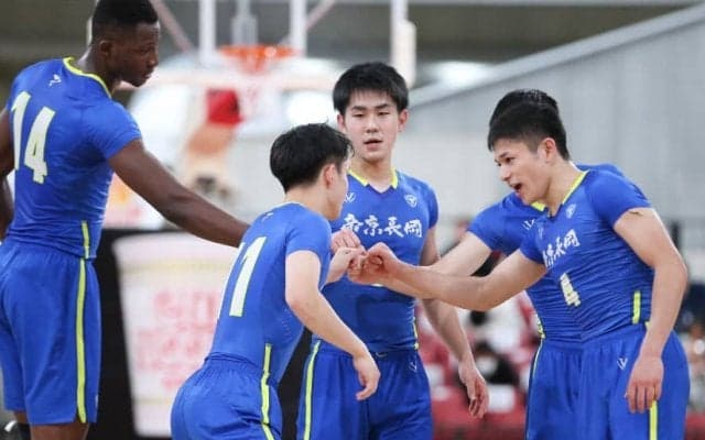 30得点30リバウンドのハメードを中心に、後半に全員バスケが機能した帝京長岡が県立小林を撃破して準決勝進出