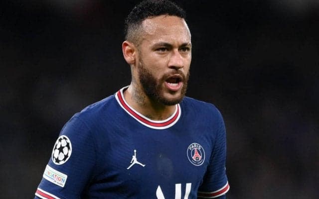 オフでも筋トレ! PSG・ネイマールは上半身のトレーニングを止めない