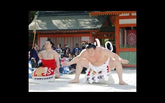 白鵬が朝青龍の突然の引退にショック。ひとり横綱として心に決めたこと