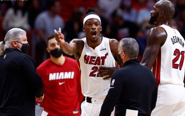 ヒートがケガと新型コロナの安全衛生プロトコル入りで選手がそろわずスパーズ戦は延期に