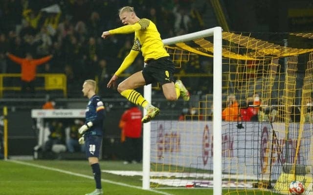 ムバッペとハーランドのまさかの両獲りさえ実現する「白い巨人」の剛腕【パリ・サンジェルマンとレアル・マドリード、「神童」獲得の綱引きの裏にある事情】(3)