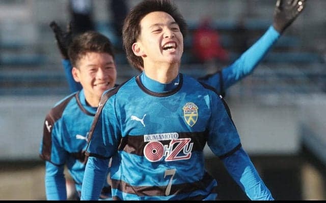 大津が東福岡との九州勢対決で軍配！　4-0快勝で3回戦進出【高校サッカー選手権】