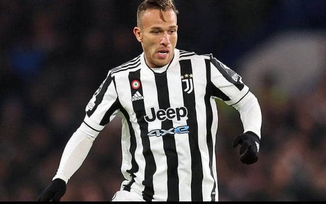 ユベントスのアルトゥール＆ピンソーリオがコロナ陽性…