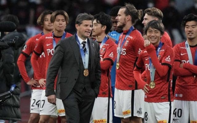 「川崎フロンターレと横浜F・マリノスを追うのは浦和レッズかヴィッセル神戸」「長谷川健太監督は『引き継ぎ２度目』というプラスがある」【Jリーグ、年末年始の大激論2021/2022年】(7)