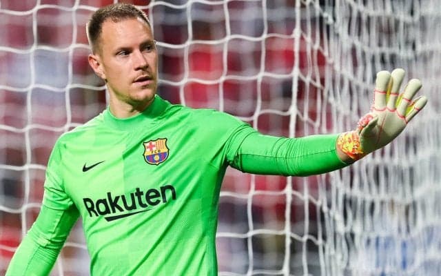 早くも「セーブ・オブ・ザ・イヤー」誕生か、後半ATの至近距離ボレーをテア・シュテーゲンが見事にストップ!