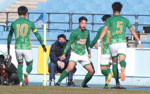 インハイ王者・青森山田が渡邊星来の逆転弾で東山を下し4大会連続準決勝進出、大津は一村聖連の決勝点で前橋育英を退け初のベスト4【高校サッカー選手権】