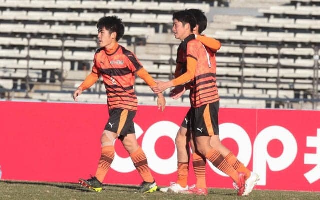 高川学園が得意のセットプレーで桐光学園を撃破、関東第一はPK戦の末に前々回王者・静岡学園を破る【高校サッカー選手権】