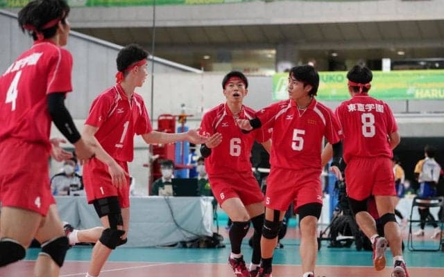 春高バレー　男子１回戦　東亜学園（東京）積極攻勢で札幌藻岩振り切る