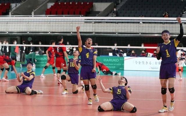 春高バレー　秋田の雄物川が逆転で勝利　東北勢４校が１回戦突破