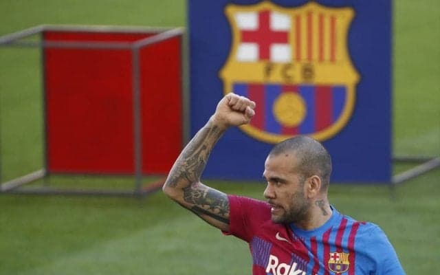 ダニエウ・アウベスがバルセロナに帰還!!全得点に絡む活躍を見せた背番号｢8｣の｢再デビュー｣戦の行方