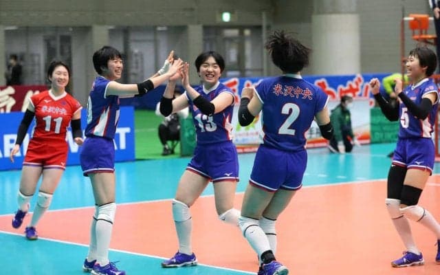 春高バレー　米沢中央、ストレート勝ち　女子２回戦