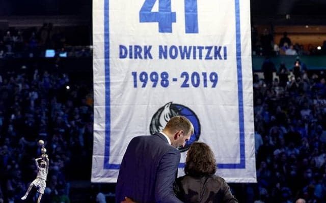 「いつも私の成功を願ってくれた」…永久欠番式典でファンに感謝したノビツキー