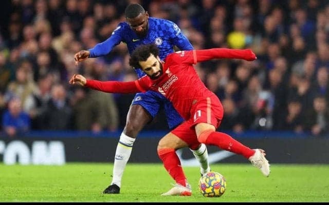 リュディガーの“マンマーク”にサラーも困惑？NBAばりのディフェンスにファン反応「こうでもしないと止められない」