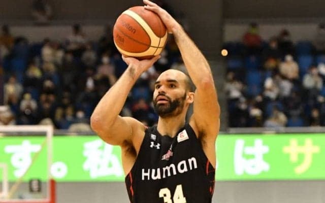 佐賀バルーナーズが大阪エヴェッサのペリー・エリスを期限付き移籍で獲得