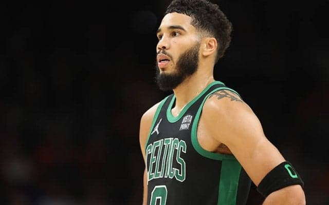 ニックスに惜敗後、悔しさをにじませたテイタム「チームを再編成しなければ…」