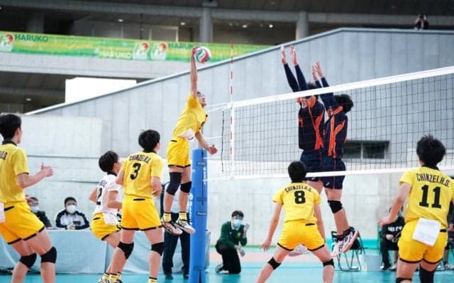 【春高】エース牧大晃と舛本颯真の壮絶な打ち合い！　インターハイ王者・鎮西が高松工芸との接戦をものにして準決勝へ