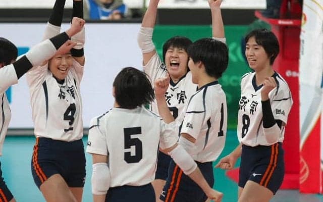 【バレー】決勝は就実と古川学園の古豪対決に。下北沢成徳はインターハイとの2冠ならず。谷島里咲「3年生や応援してくれた卒業生に申し訳ない」　春高女子準決勝