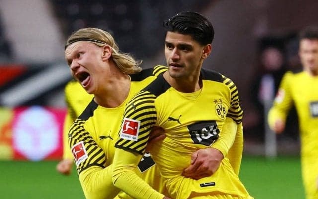 フランクフルト鎌田大地がハーランドと激突！試合を変える働き【フランクフルト対ドルトムント「大逆転」決着の理由】(1)