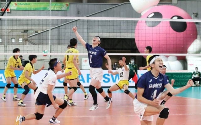春高バレー　男子決勝　日本航空（山梨）劇的な逆転勝利で全国の頂点に