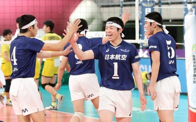 春高バレー　日本航空、コンビバレーで総体王者を撃破