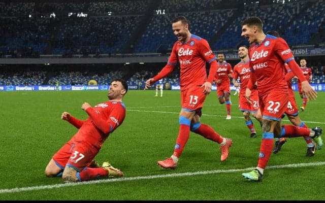 ペターニャのバイシクル弾でナポリが吉田欠場のサンプに勝利《セリエA》