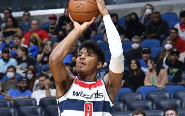 【NBA】八村塁モデルのミニスカ＆ノースリーブ姿で復帰祝福　米レポーターに反響「美しい」