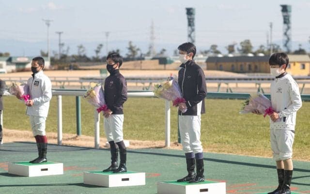 中京競馬場で行われた「2021年度 厩舎関係者表彰式」