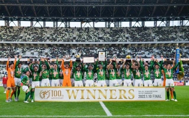 青森山田、高校勢に“無敗”の3冠王者　決勝で被シュート0本の完勝…黒田監督「称賛に値」