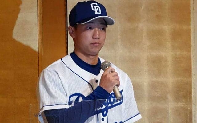 入寮当日の新人に降りかかった“災難”　新品テレビの破損シーンが「ハプニング大賞」