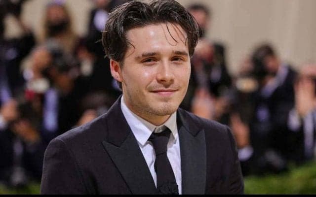 ベッカム長男ブルックリン、婚約者の誕生日に新たなタトゥーを捧げる