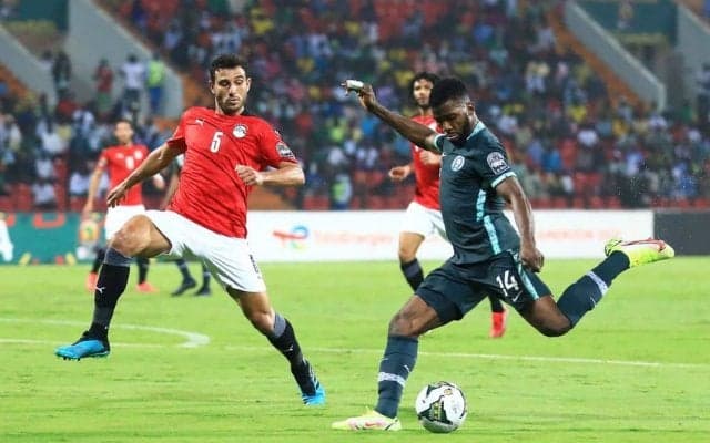 ｢凄すぎる｣ナイジェリア代表FWの一撃!!｢アフリカネーションズカップ｣で神コースに決まったゴール!モハメド・サラーのエジプト代表を粉砕する決勝弾