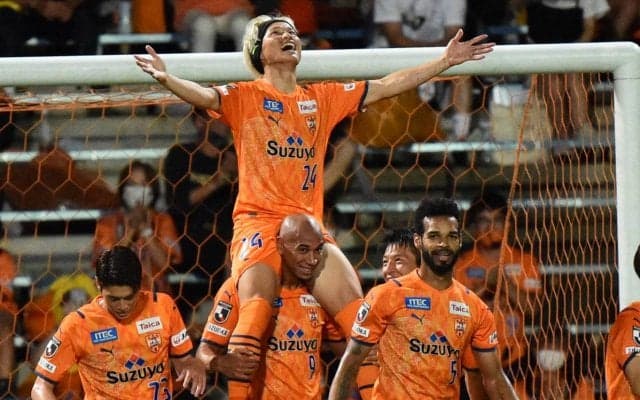 「短期間でこんなに頼もしくて寂しくなる選手は初めて」清水から神戸へ復帰の藤本憲明、ファンから惜しむ声多数