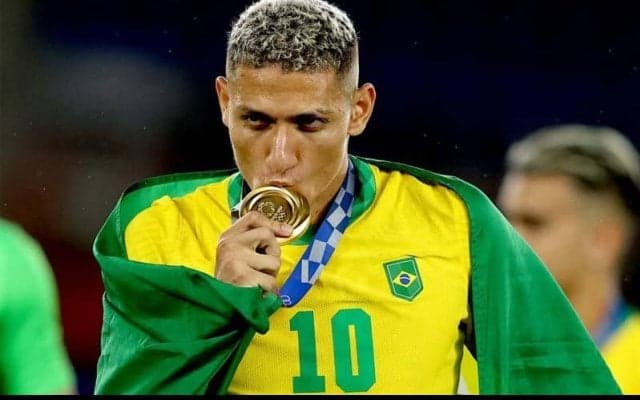 東京オリンピックの得点王リシャルリソン、左足に“金メダル”のタトゥー！ファンは「次はワールドカップだね」と期待の声