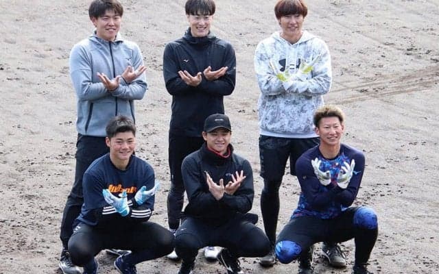 鷹・柳田が“敵に塩を送る”理由　なぜ他球団の若手を自主トレに受け入れるのか？