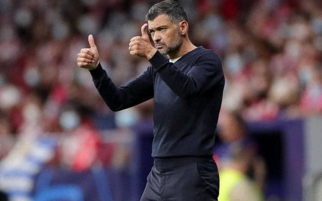 「涙が出そうになった」試合終盤に息子投入のポルト監督、劇的逆転弾に歓喜の抱擁＆口づけ「健全な父と息子の瞬間」