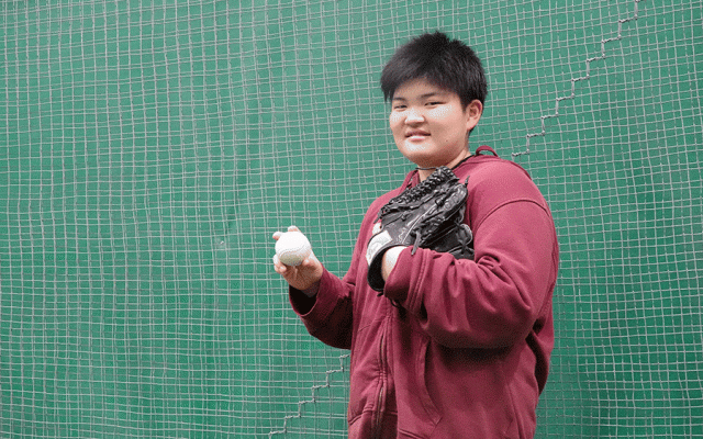 松井秀喜や高橋由伸を指導した元プロ大絶賛　大人の硬式バットを振り回す小6女子の夢